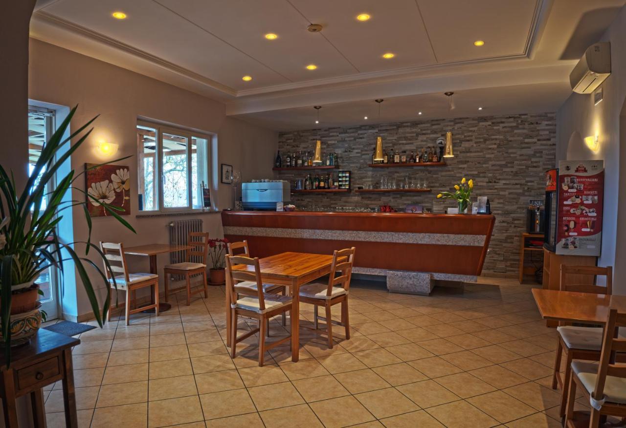 Viole Country Hotel Assise Extérieur photo